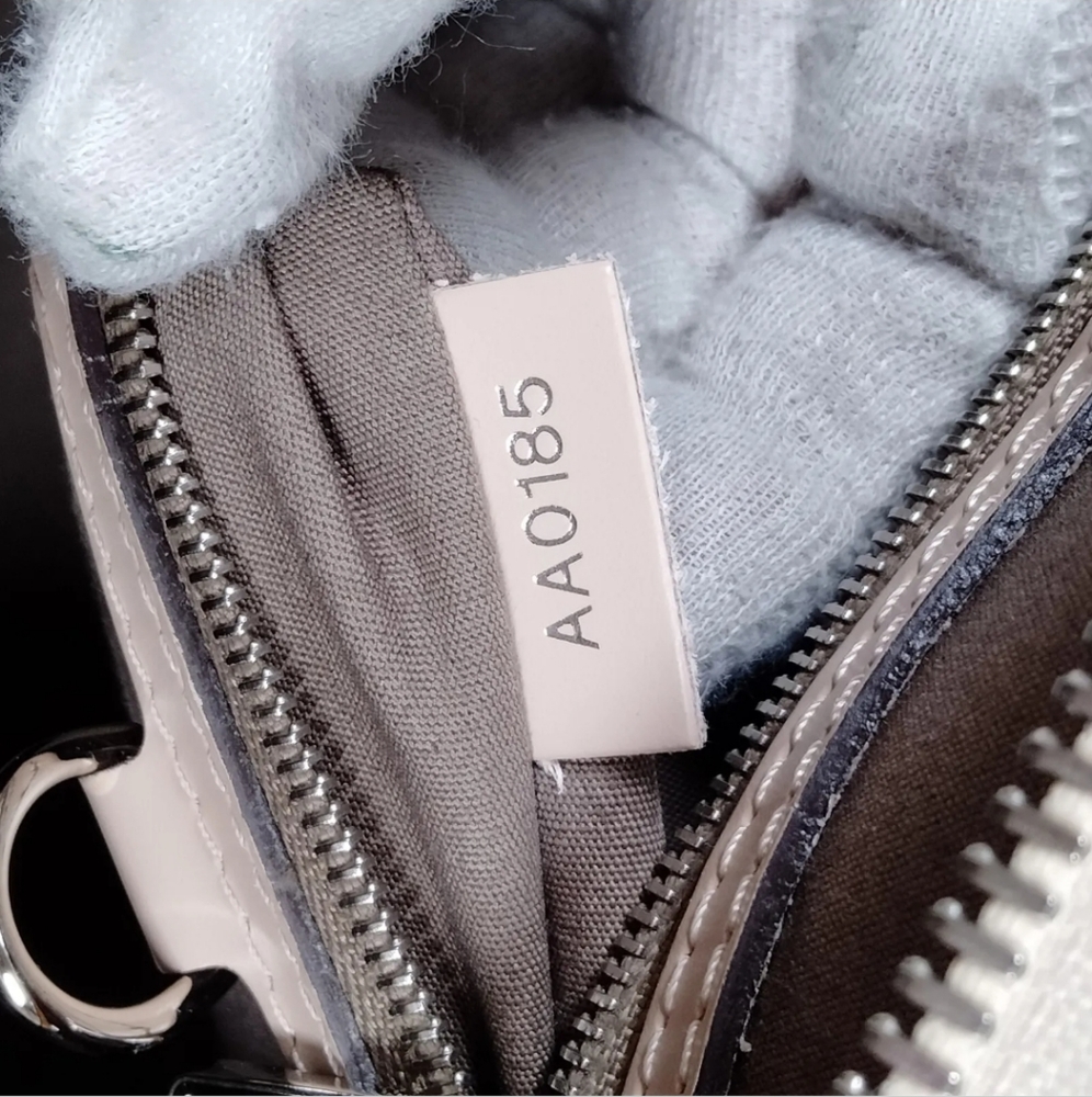 Louis Vuitton LV Hand Bag Brea MM Beige Epi 2way bag - Picture 7 of 8
